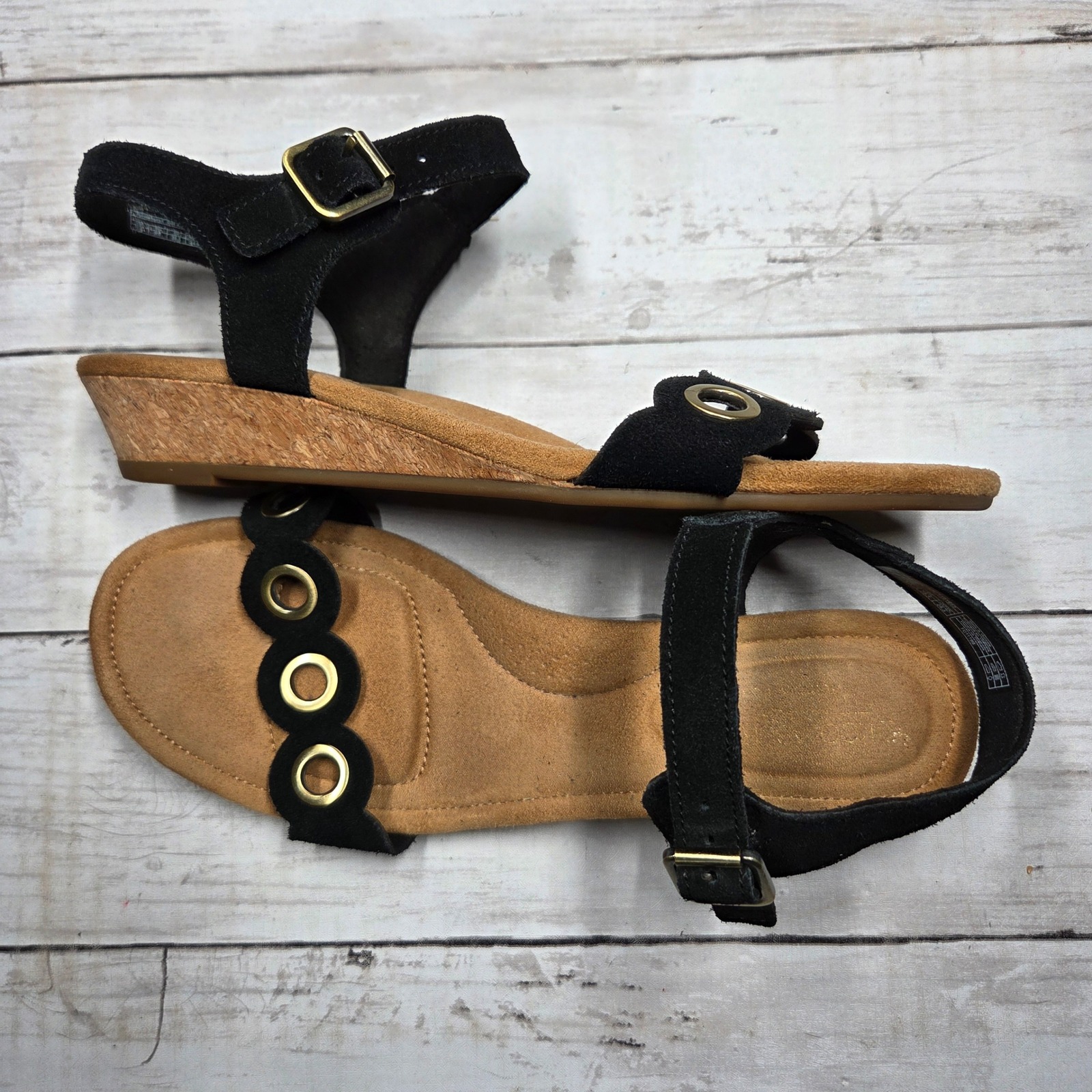 Koolaburra By Ugg 1101662 Wedge Sandal Suede Women 7.5 Black Grommet Buckle